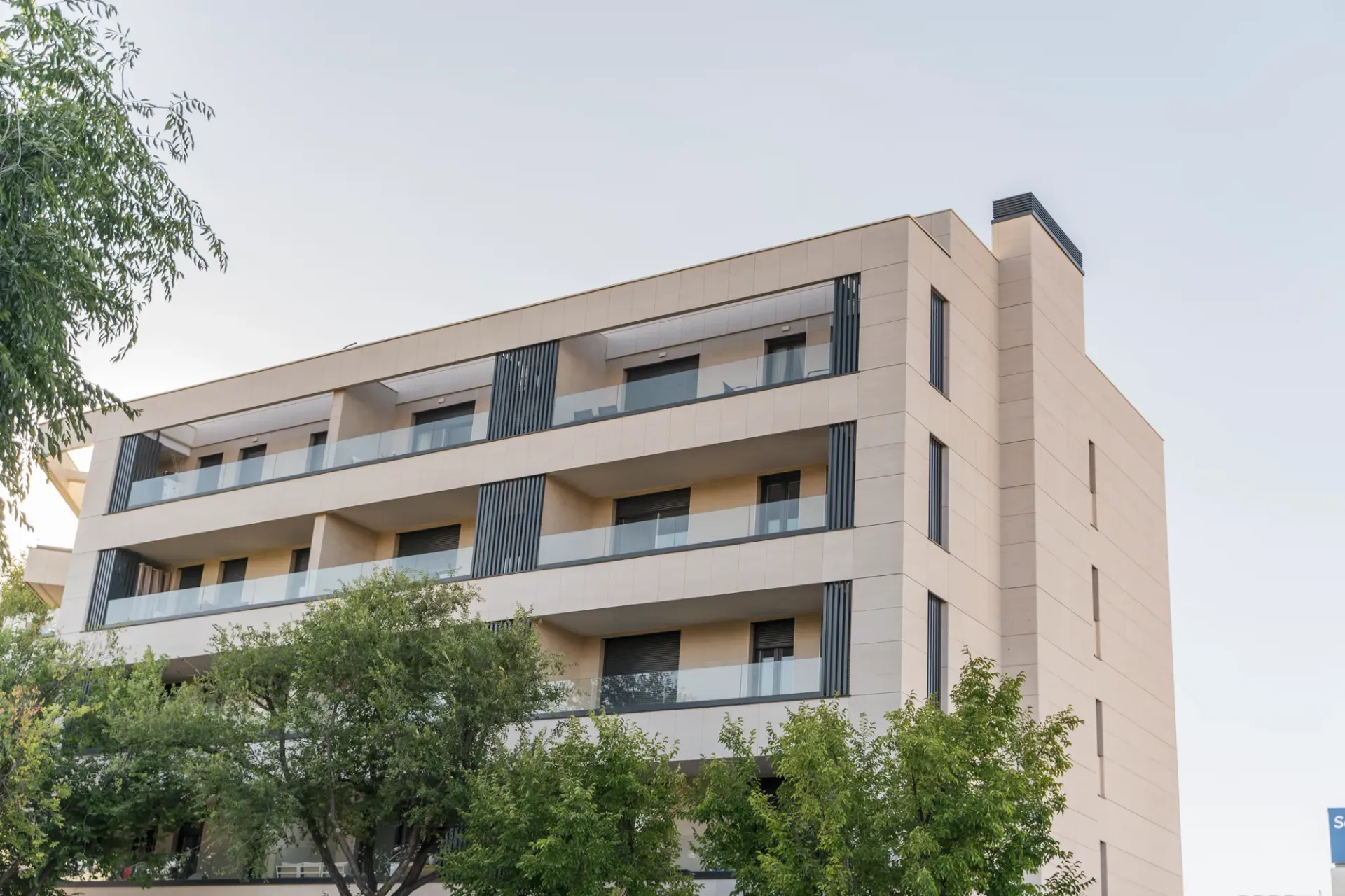 RESIDENCIAL LA MENINA
